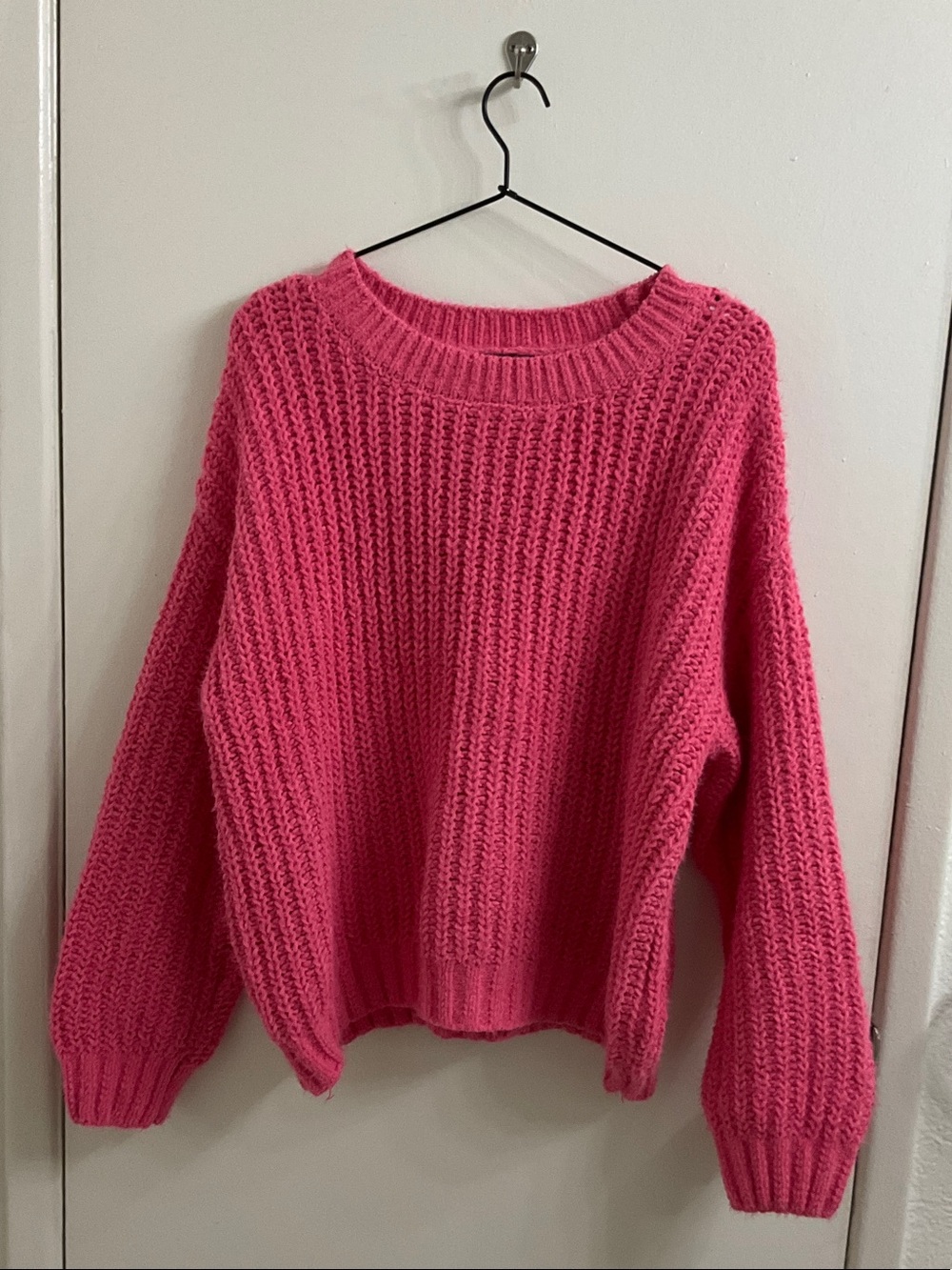 Women's Chunky Crewneck Sweater in Hot Pink